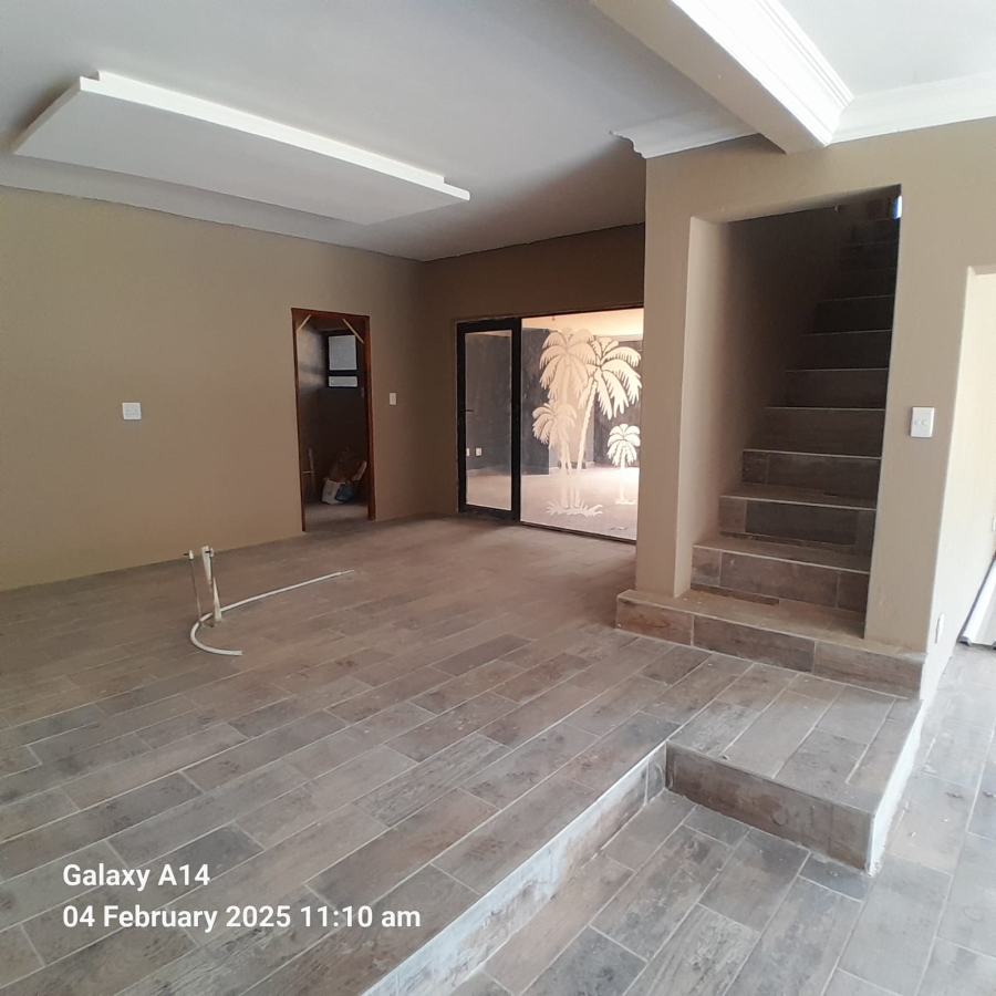 5 Bedroom Property for Sale in Buffelspoort Eco Estate North West